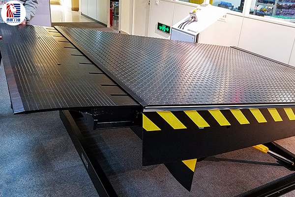 伸缩式装卸货平台