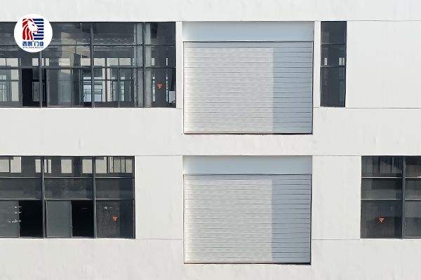 门体配备多种安全装置