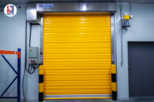 西朗门业冷库保温快速门