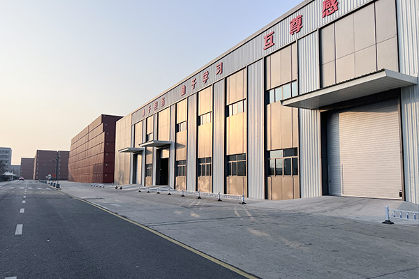 西朗门业提升门